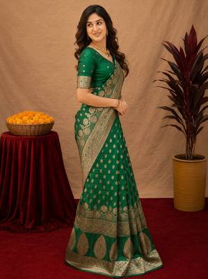 Green art silk blend banarasi jacuard work saree with unstitched blouse piece 2