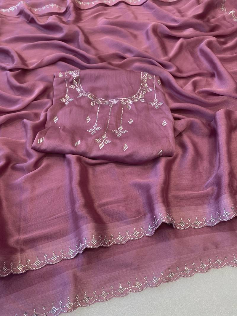 Oninon zharkan stone work chiffon saree with blouse