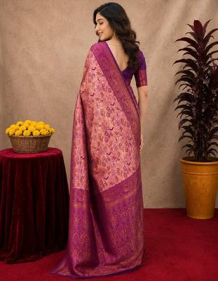 Light pink Art silk blend banarasi jacquard bird motif work saree with unstitched blouse piece 3
