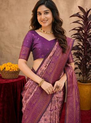 Light pink Art silk blend banarasi jacquard bird motif work saree with unstitched blouse piece 5