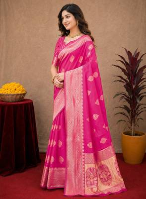 Pink art silk blend jacquard motif work saree with unstitched blouse piece 2
