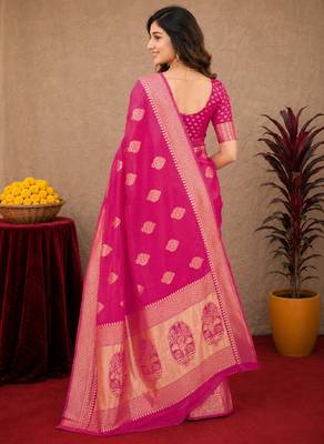 Pink art silk blend jacquard motif work saree with unstitched blouse piece 3