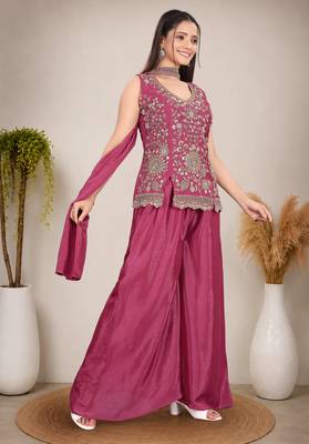Ethnic Motifs Embroidered Sequinned Scalloped Kurti with Palazzo & Dupatta 2