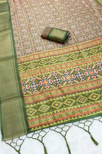 Peroot digital print dola silk blend saree with blouse