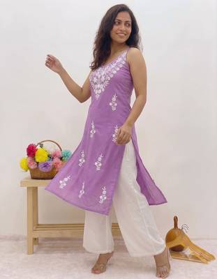 Lavendar embroidered sleeveless kurti with white palazzo set for women 3