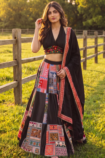 Women's Black Zari Thread Printed Work Lehenga Choli For Navratri