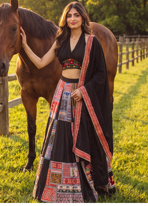 Women's Black Zari Thread Printed Work Lehenga Choli For Navratri 3