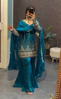 Navy blue embroidered sharara suit set with dupatta 4