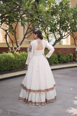 White Cotton Readymade Navratri Lehenga Choli with Gamthi Thread & Mirror Work 4