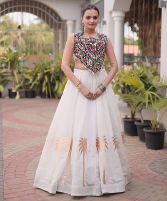 White Silk Blend Readymade Navratri Lehenga Choli with Kutchi Gamthi Work 3