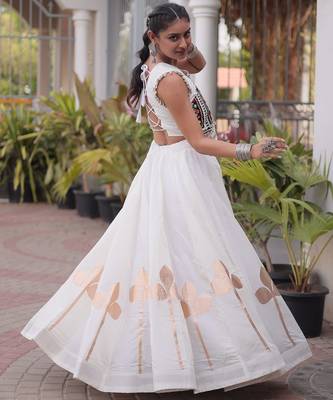 White Silk Blend Readymade Navratri Lehenga Choli with Mirror & Gamthi Embroidery Work 4