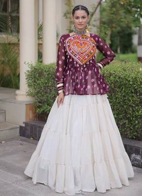 Maroon&White Cotton Readymade Navratri Lehenga Choli with Kutchi Gamthi Patchework 1