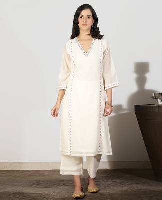 Off-white a-line kali kurta set with threadwork embroidery, stitched 1