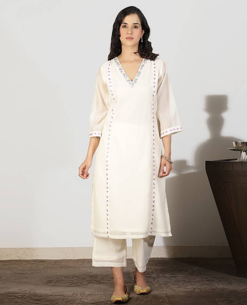 Off-white a-line kali kurta set with threadwork embroidery, stitched