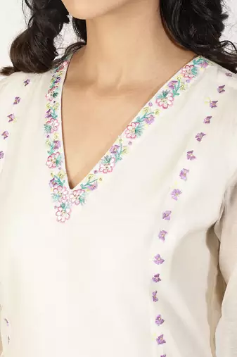 Off-white a-line kali kurta set with threadwork embroidery, stitched