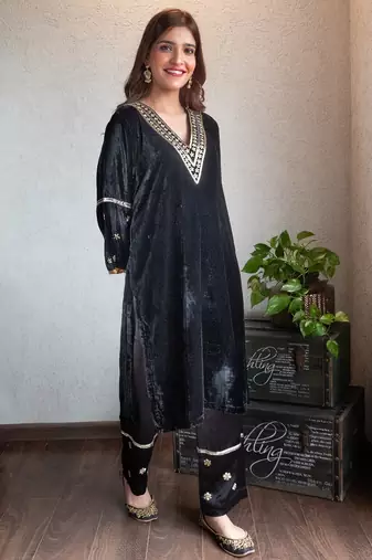 Black velvet hand embroidered kurta set, stitched