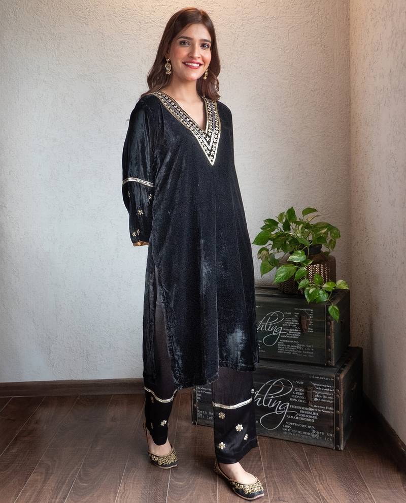 Black velvet hand embroidered kurta set, stitched