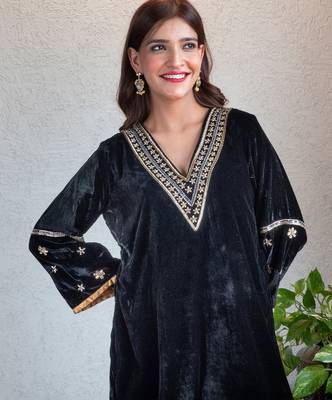 Black velvet hand embroidered kurta set, stitched 2