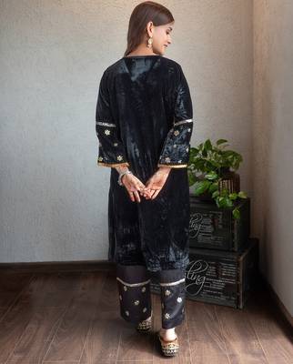 Black velvet hand embroidered kurta set, stitched 4