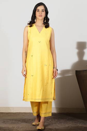 Yellow chanderi kurta set with mirrorwork, stitched