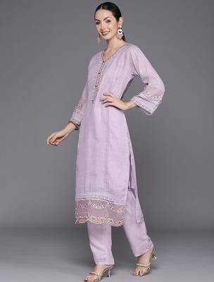 Floral Embroidered Regular Thread Work Linen Kurta with Trousers & Dupatta 6