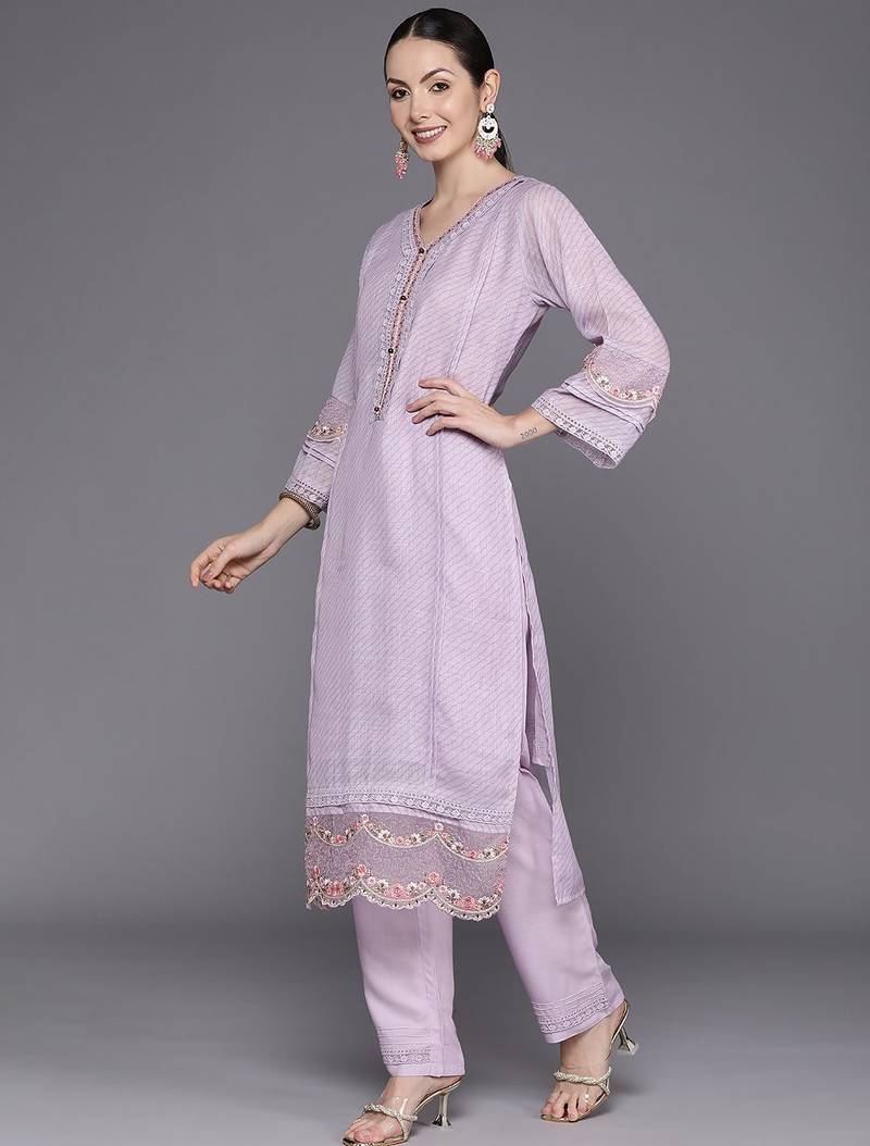 Floral Embroidered Regular Thread Work Linen Kurta with Trousers & Dupatta