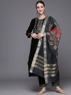 Women Ethnic Motifs Embroidered Liva Kurta with Trousers & Dupatta 1