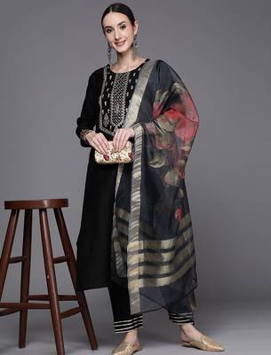 Women Ethnic Motifs Embroidered Liva Kurta with Trousers & Dupatta 6