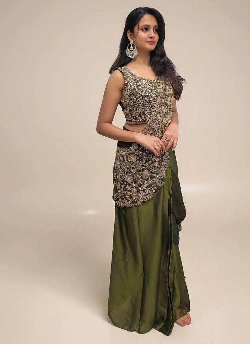 Regal silk blend embroidered saree 