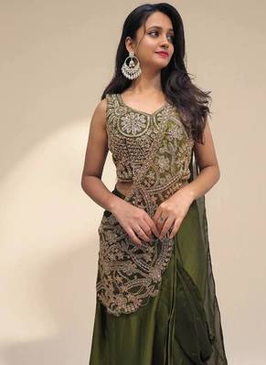 Regal silk blend embroidered saree  3