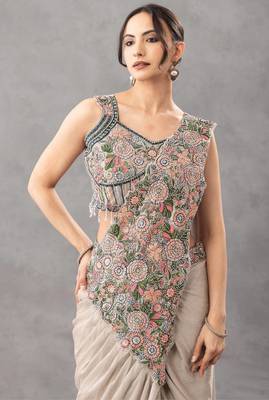 Floral embroidery saree 3