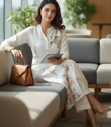 Women Ethnic Motifs Embroidered Regular Thread Work Kurta with Trousers