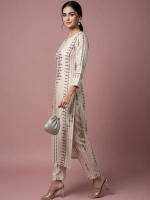 Women Ethnic Motifs Printed Regular Chanderi Silk Kurta with Trousers 3