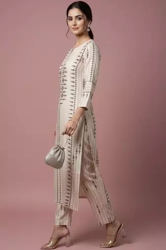 Women Ethnic Motifs Printed Regular Chanderi Silk Kurta with Trousers