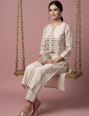 Women Ethnic Motifs Printed Regular Chanderi Silk Kurta with Trousers 4