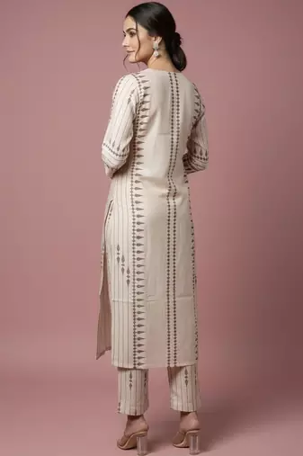 Women Ethnic Motifs Printed Regular Chanderi Silk Kurta with Trousers