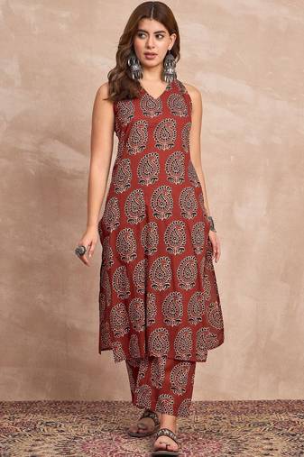Women Ethnic Motifs Printed Regular Kurta with Palazzos Kurta Sets