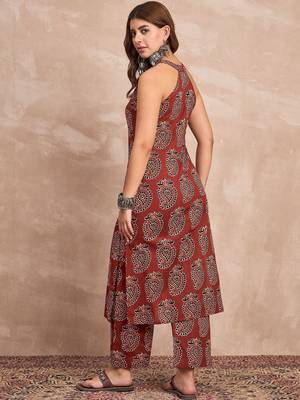 Women Ethnic Motifs Printed Regular Kurta with Palazzos Kurta Sets 6