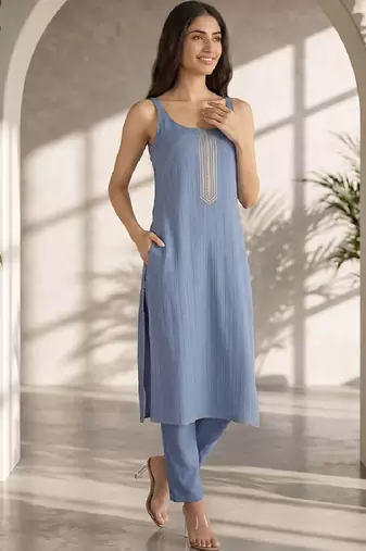 Women Ethnic Motifs Yoke Design Regular Thread Work Silk Crepe Kurta with Trousers & With Dupatta