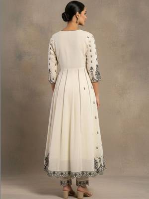 Women Ethnic Motifs Embroidered Panelled Thread Work Pure Cotton Kurta with Trousers & With Dupatta 5