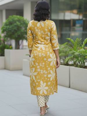 Women Floral Printed Regular Kurta with Trousers & With Dupatta 4