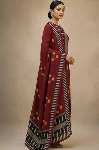 Women Ethnic Motifs Printed Regular Kurta with Trousers & With Dupatta