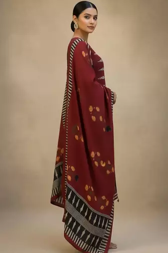 Women Ethnic Motifs Printed Regular Kurta with Trousers & With Dupatta