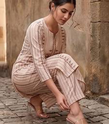 Women Printed Regular Chanderi Silk Kurta with Trousers