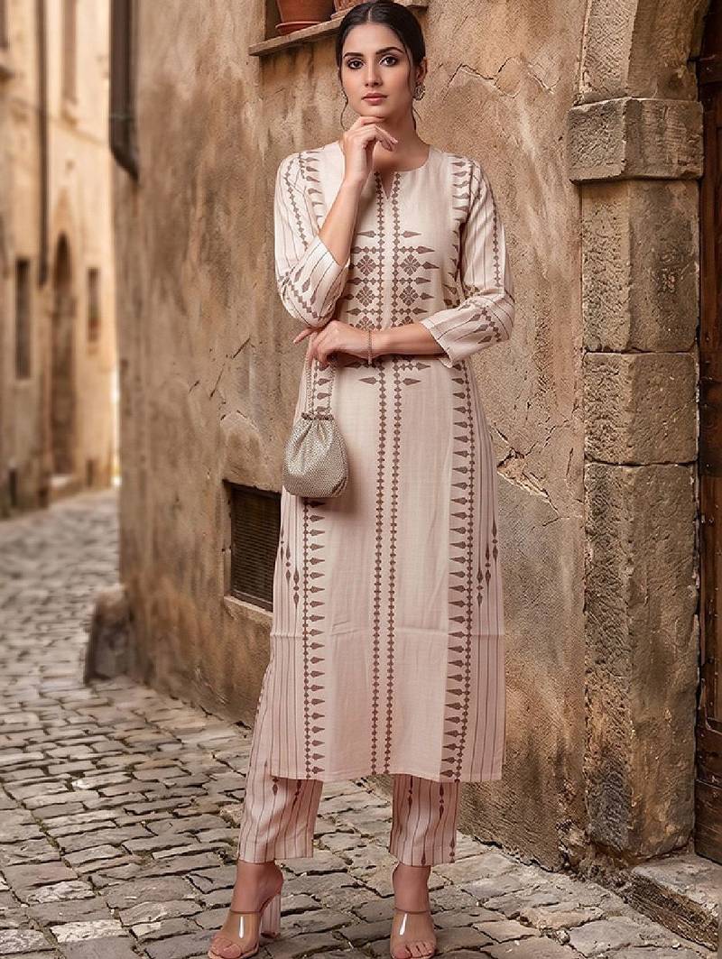 Women Printed Regular Chanderi Silk Kurta with Trousers