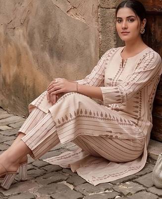 Women Printed Regular Chanderi Silk Kurta with Trousers 7