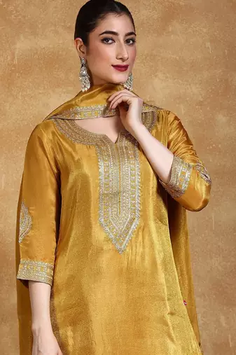 Women Floral Embroidered Kurta with Trousers & Dupatta