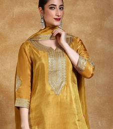 Women Floral Embroidered Kurta with Trousers & Dupatta