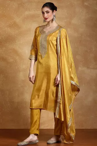 Women Floral Embroidered Kurta with Trousers & Dupatta