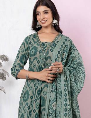 Women Printed Regular Thread Work Pure Cotton Kurta with Trousers & With Dupatta 2